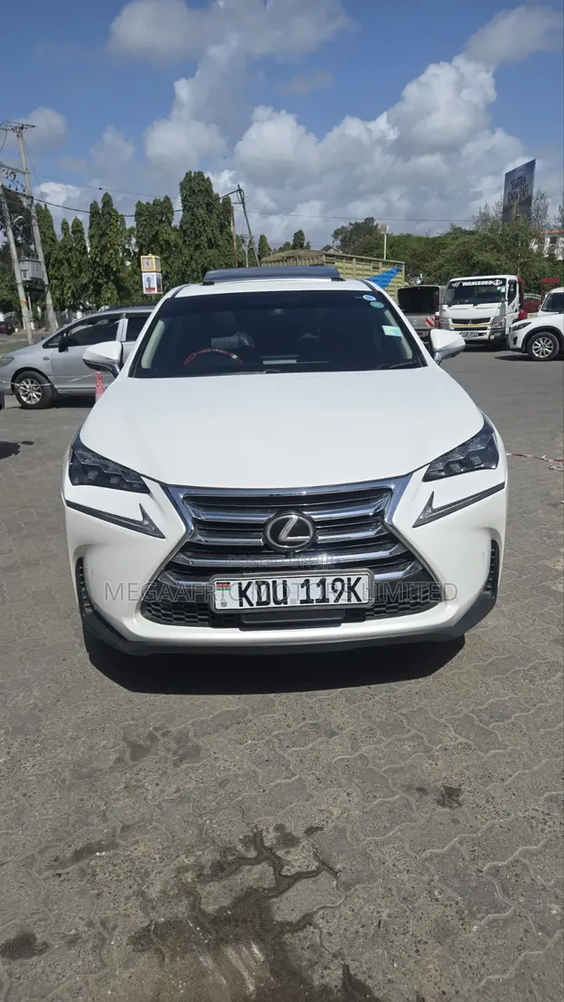 Lexus NX 200 FWD 2019 White - 1