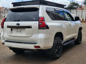 Toyota Land Cruiser Prado 2021 White