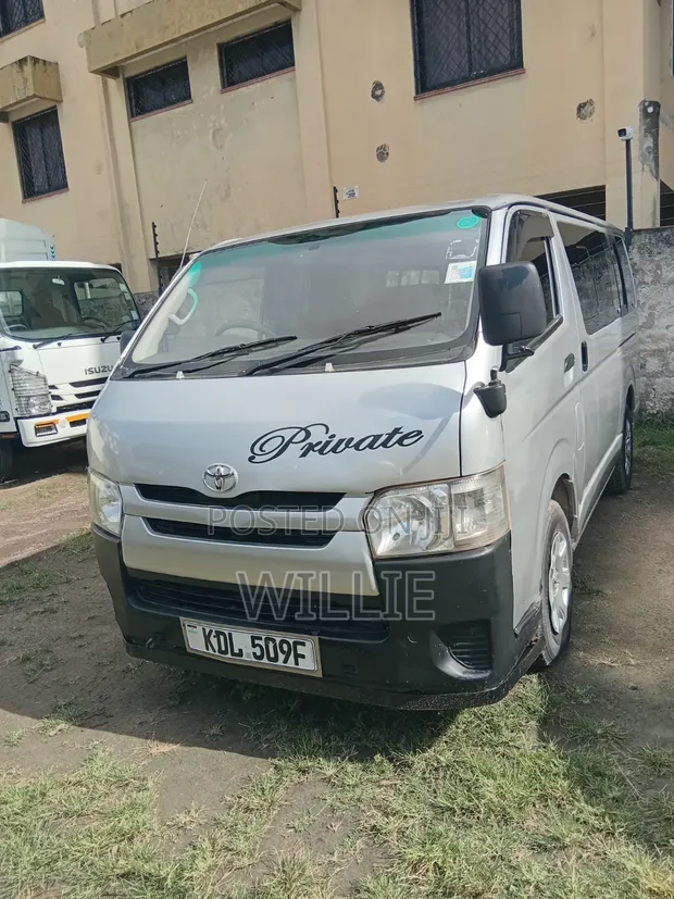 Toyota HiAce 2015 - Silver - 1
