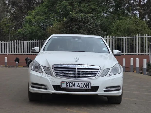 Mercedes-Benz E250 2012 White - 1