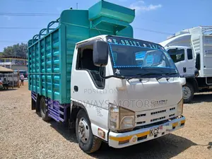 2014 Isuzu Elf Truck