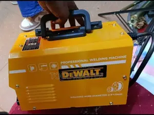 DeWalt 400A 2-in-1 MIG/MMA Welding Machine