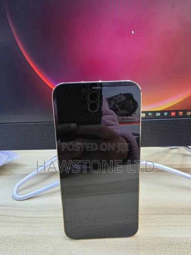 Apple iPhone 12 Pro Max 256GB Gold - 1