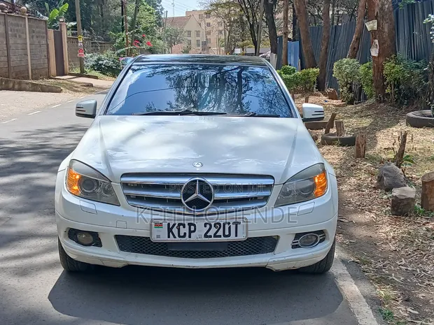 Mercedes-Benz C200 2011 - 1
