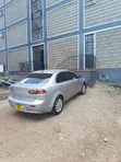 Mitsubishi Galant 2015 Silver - 2