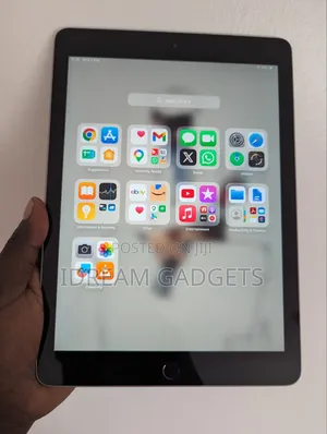 Apple iPad 9.7" 128GB Gray (6th Gen)