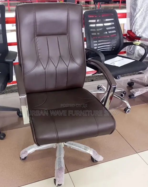 Executive Visitors Chair - Leather - 1