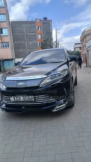 Toyota Harrier Nyeusi kwa Kukodi