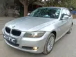 BMW 320i Sedan RWD 2011 Silver - 4