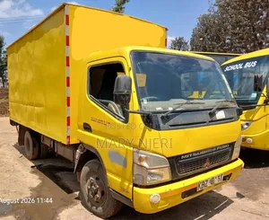 Mitsubishi Canter Lori 2013 Njano