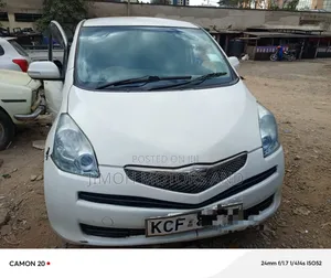 Toyota Ractis 2009 Nyeupe