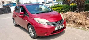 Nissan Note 2015 Nyekundu