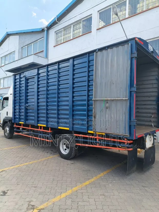 Mintzlights Truck Hire & Event Transport - 1