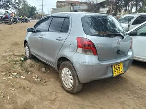 Toyota Vitz 2008 Silver