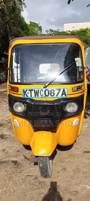 Bajaj RE Three-Wheeler 2019 Yellow