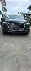 Audi Q7 2019 Nyeusi - 2