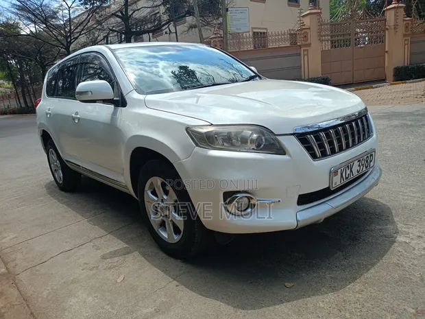 Toyota Vanguard 2010 White - 1