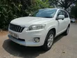 Toyota Vanguard 2010 White - 3