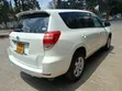 Toyota Vanguard 2010 White - 4