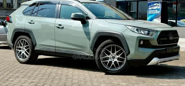 Toyota RAV4 Adventure 2019 Kijani - 1