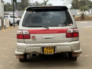 Subaru Forester SF 2.5L 2001 Beige