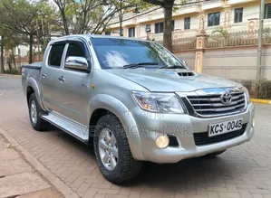 Toyota Hilux Double Cab 2013 Silver