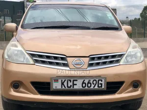 Nissan Tiida Hatchback 2011