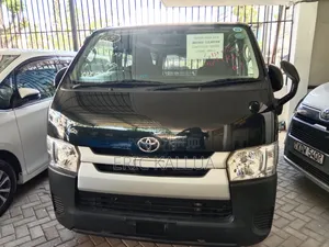 Toyota HiAce 2019 Nyeusi