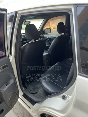 Toyota RAV4 2000cc Automatic SUV