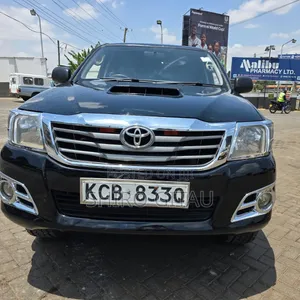Toyota Hilux 2008 Nyeusi