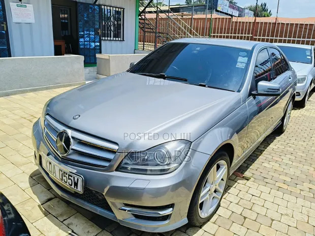Mercedes-Benz C200 2013 Kijivu - 1