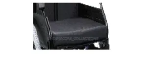 Kito cha Kiti cha Wheelchair Chenye Pedi Nyeusi