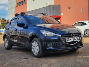 Mazda Demio 2015 Nyeusi