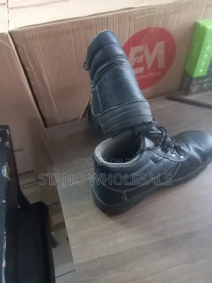 Brand New Leather Safety Boots