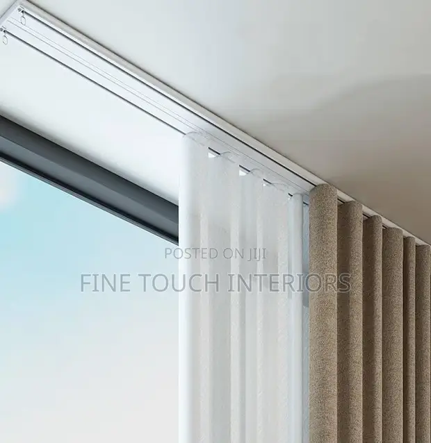 Double Curtain Rails kwa Airbnb - 1