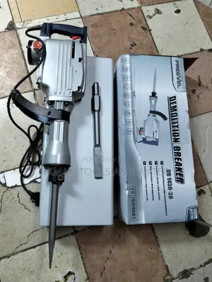 Freevel Demolition Breaker 1450W 30J with 2 Bits