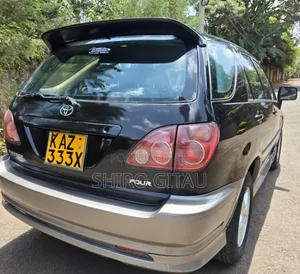 Toyota Harrier 2002 - Kijani