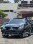 Mercedes-Benz GLE-Class 2018 Nyeusi - 3