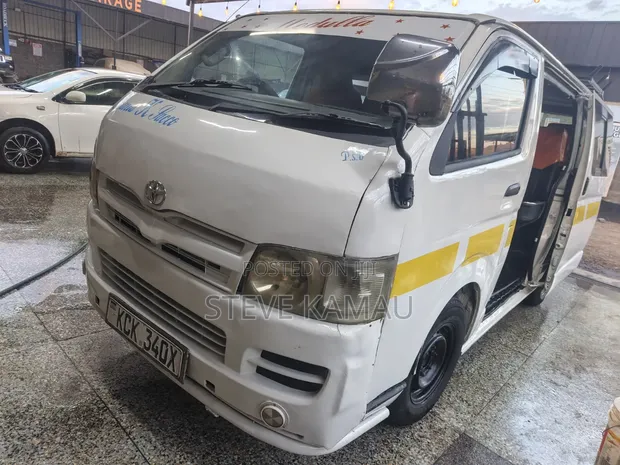 Toyota HiAce 2011 - Nunua na Endesha - 1
