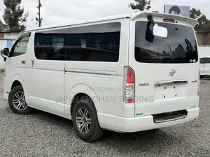 Toyota HiAce 2019 Super GL