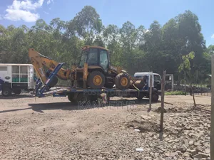 JCB 4CX Backhoe Loader - Inahitaji Injini