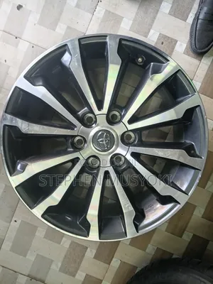 Magurudumu ya Toyota Landcruiser Prado (Inchi 150)