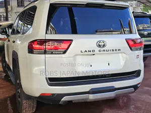 Toyota Land Cruiser 300 3.3 Diesel 4WD 2022 Nyeupe