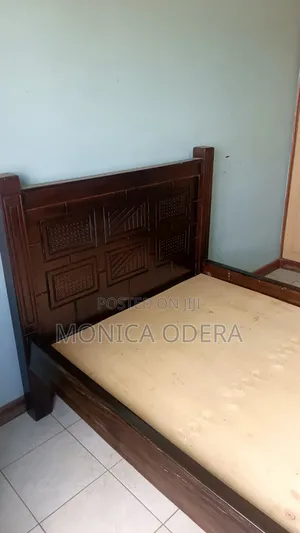 4x6 Mahogany Bed, Good Condition