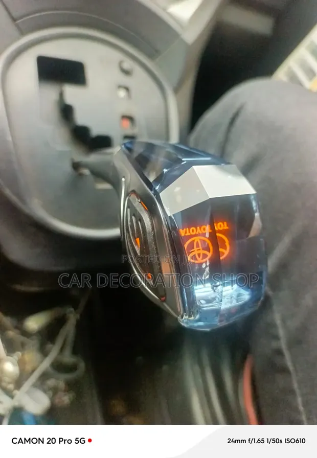 Touch Activated Gear Shift Knob yenye Illuminating Toyota Logo - 1