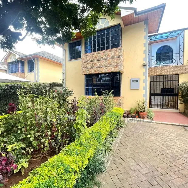 Townhouse ya Vyumba 4 vya Kulala na DSQ, En-suite Lavington, Valley Arcade - 1