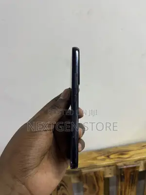 Samsung Galaxy S22 5G 128GB Nyeusi