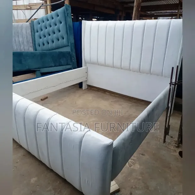 Kitanda Kipya cha White Velvet 5x6 na Godoro - 1