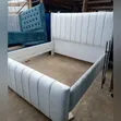 Kitanda Kipya cha White Velvet 5x6 na Godoro - 2