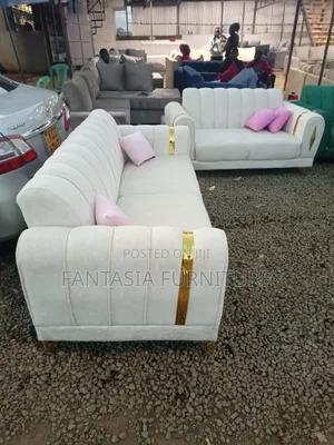 Seti ya Sofa ya Seaters 3 na 2 - Kitambaa cha Cream